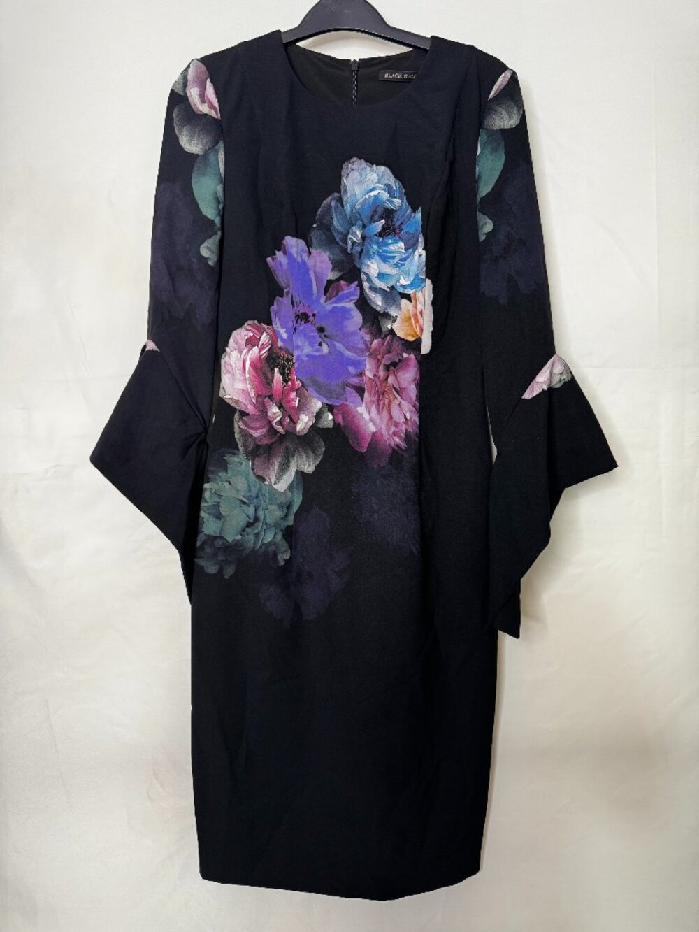Black Halo Black Floral Bell Sleeve Sheath Dress Size 2 NWOT